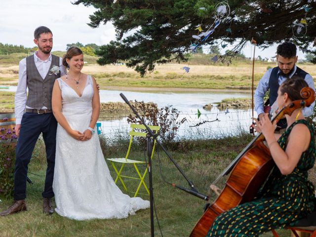 Le mariage de François et Maïwenn à Locmariaquer, Morbihan 17