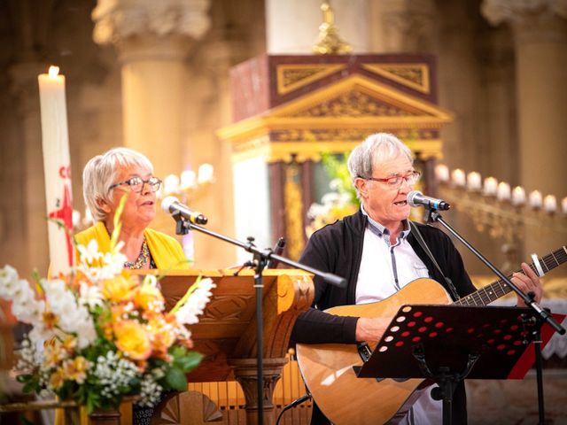 Le mariage de Aurélien et Justine à Yzernay, Maine et Loire 8