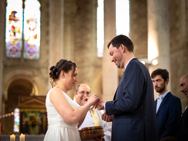 Le mariage de Aurélien et Justine à Yzernay, Maine et Loire 12