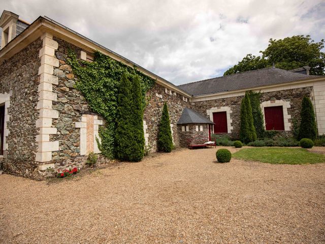 Le mariage de Aurélien et Justine à Yzernay, Maine et Loire 25