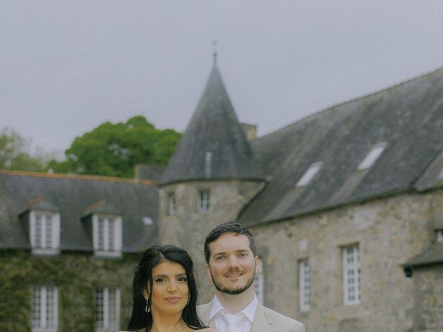 Le mariage de Ghania et Romain à Pleugueneuc, Ille et Vilaine 16