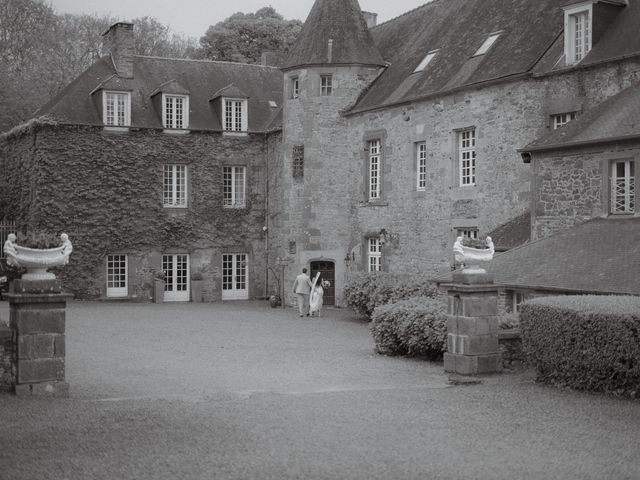 Le mariage de Ghania et Romain à Pleugueneuc, Ille et Vilaine 18