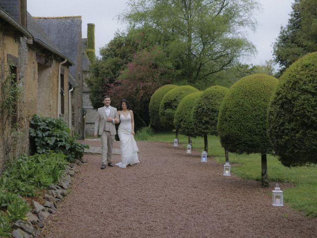 Le mariage de Ghania et Romain à Pleugueneuc, Ille et Vilaine 21