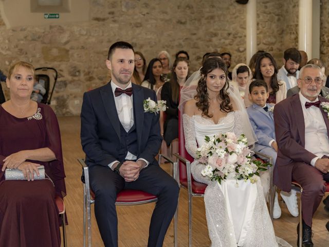 Le mariage de Nicolas et Sarah à Angervilliers, Essonne 90