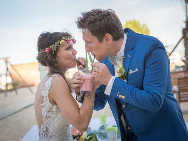 Le mariage de Julien et Laëtitia à Biscarrosse, Landes 65