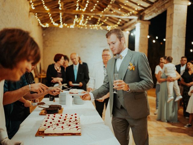 Le mariage de Maxime et Alexandra à Douelle, Lot 211