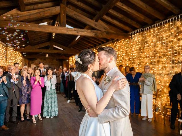 Le mariage de Edouard et Charlotte à Les Halles, Rhône 44
