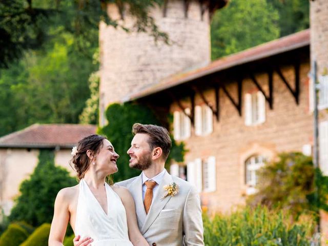 Le mariage de Edouard et Charlotte à Les Halles, Rhône 71