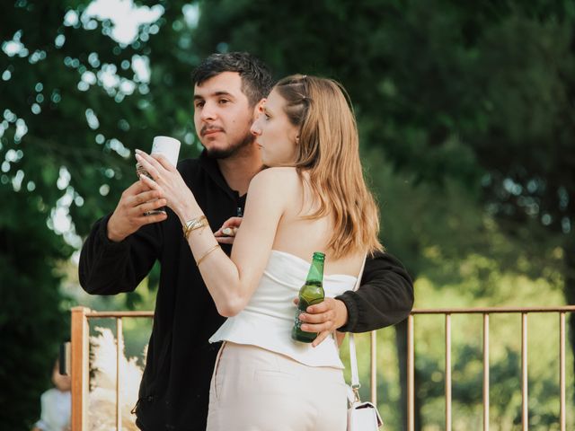 Le mariage de Gaëtan et Caroline à Beaucaire, Gard 66