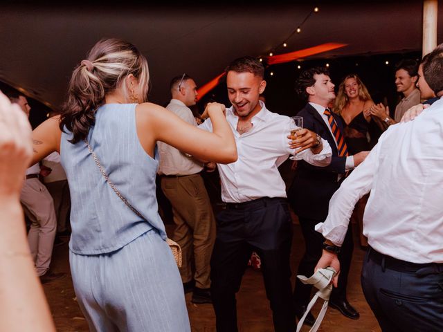 Le mariage de Charly et Oanelle à Crazannes, Charente Maritime 38