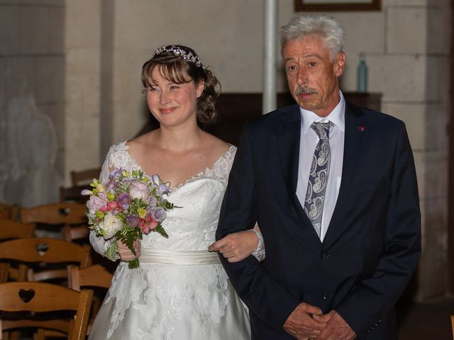Le mariage de Cassandre et Xavier à Saint-Martin-de-Coux, Charente Maritime 29