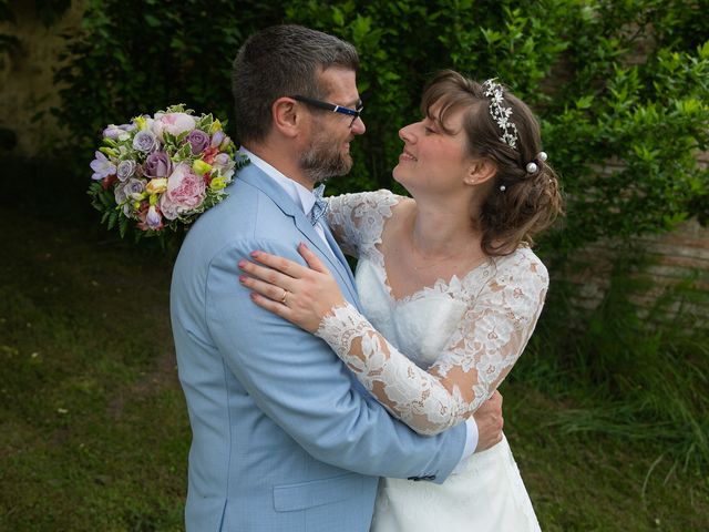 Le mariage de Cassandre et Xavier à Saint-Martin-de-Coux, Charente Maritime 38