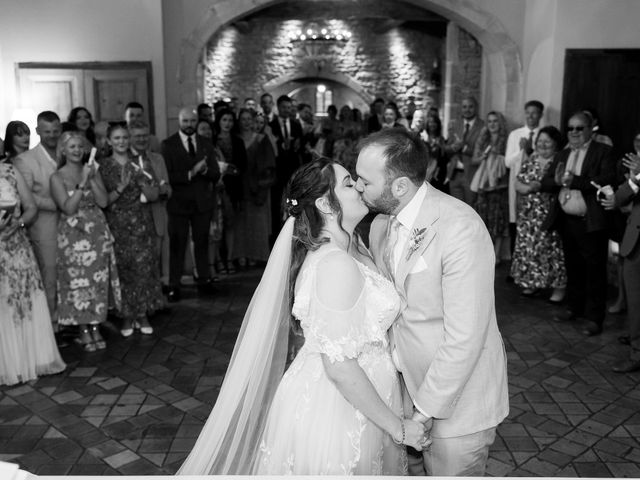 Le mariage de Adam et Stephanie à Lacenas, Rhône 24