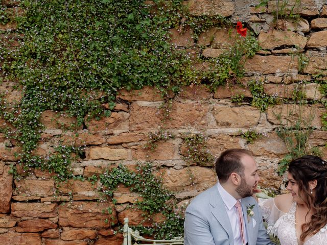 Le mariage de Adam et Stephanie à Lacenas, Rhône 31