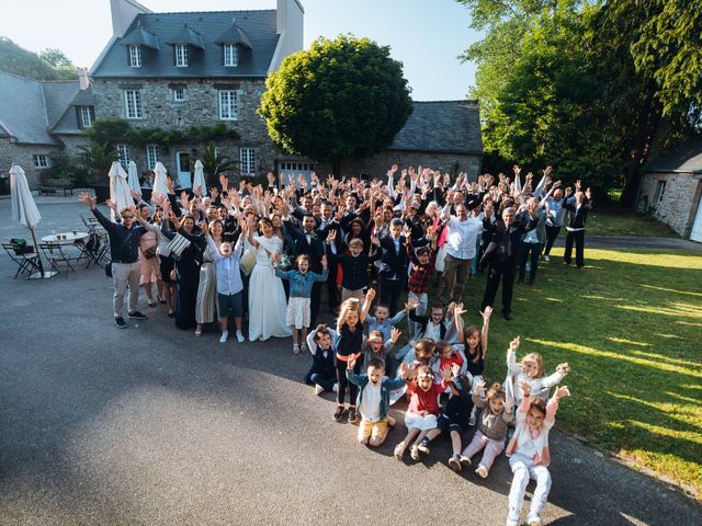 Le mariage de Emmanuel et Céline à Ploudalmézeau, Finistère 37