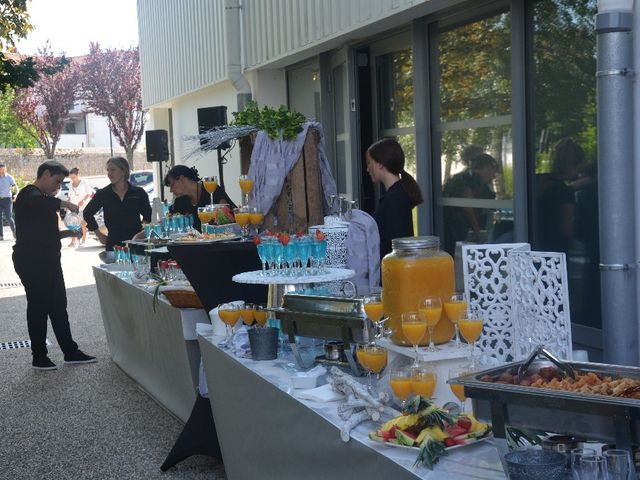 Le mariage de Alexandre  et Rizlaine à Tonnay-Charente, Charente Maritime 25