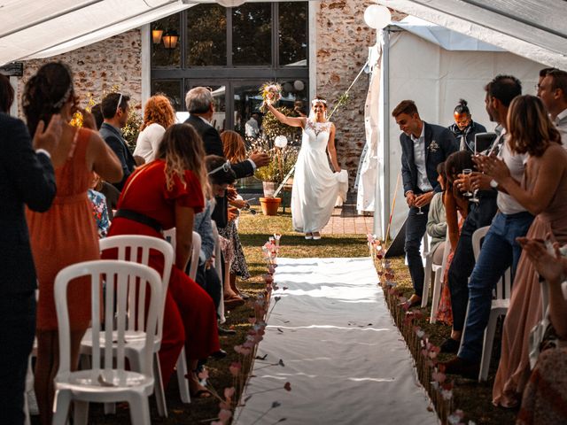 Le mariage de Lucas et Anaïs à Fontaine-sous-Jouy, Eure 24