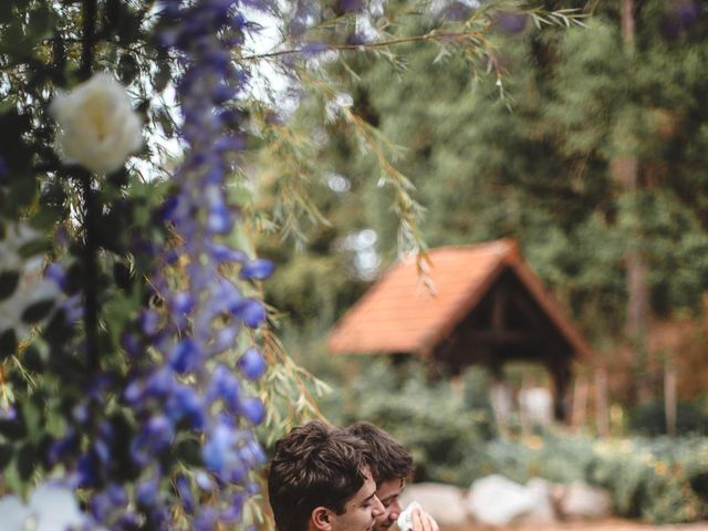 Le mariage de Alex et François à Miremont , Puy-de-Dôme 23