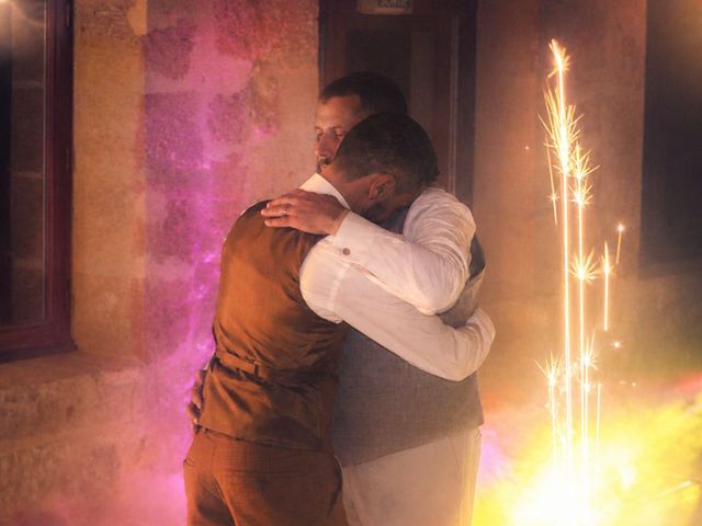 Le mariage de Jérôme  et Joel  à Saint-Gènes-de-Castillon, Gironde 10