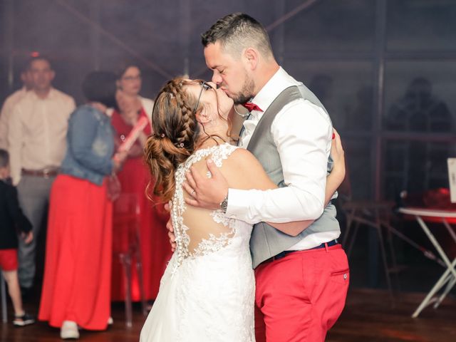 Le mariage de Cédric et Adeline à Saint-Julien-sur-Sarthe, Orne 276