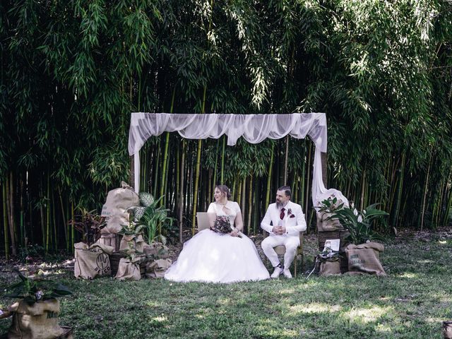Le mariage de Nicolas et Julie à Lucenay, Rhône 43