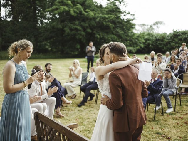 Le mariage de Matthieu et Laura à Griselles, Loiret 6