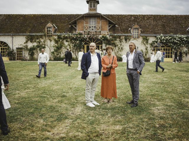 Le mariage de Matthieu et Laura à Griselles, Loiret 12