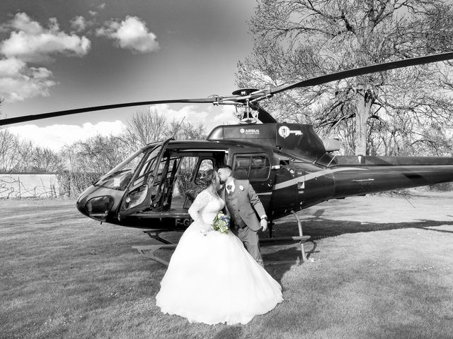 Le mariage de Jonathan et Aurélie à Sainte-Geneviève-des-Bois, Essonne 24