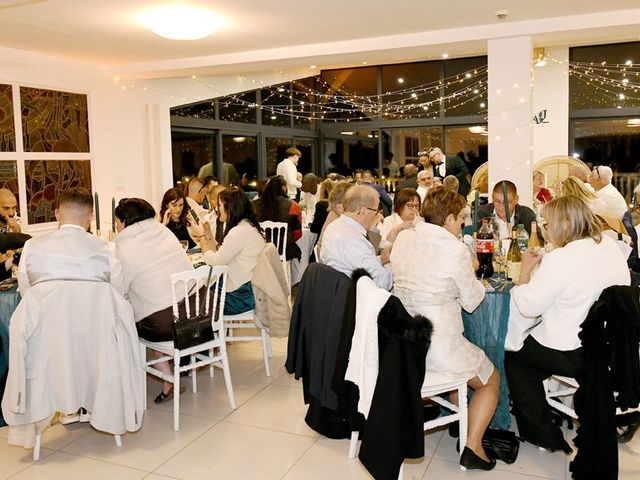Le mariage de Jonathan et Aurélie à Sainte-Geneviève-des-Bois, Essonne 28