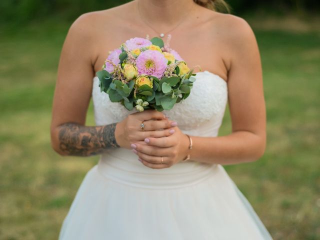 Le mariage de Matthias et Lysa à Saint-Just, Ardèche 9