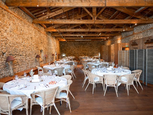 Le mariage de Thomas et Benedicte à Riotord, Haute-Loire 5