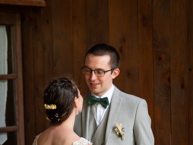 Le mariage de Thomas et Benedicte à Riotord, Haute-Loire 25