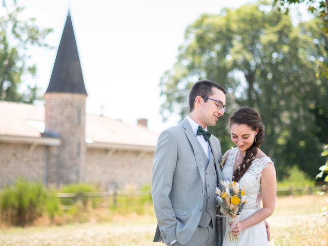 Le mariage de Thomas et Benedicte à Riotord, Haute-Loire 37