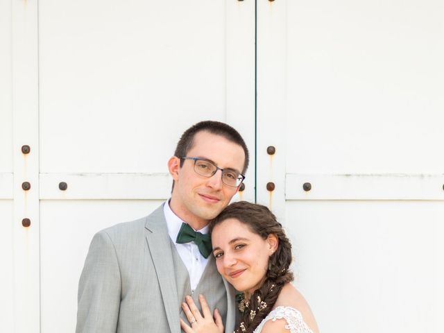 Le mariage de Thomas et Benedicte à Riotord, Haute-Loire 41