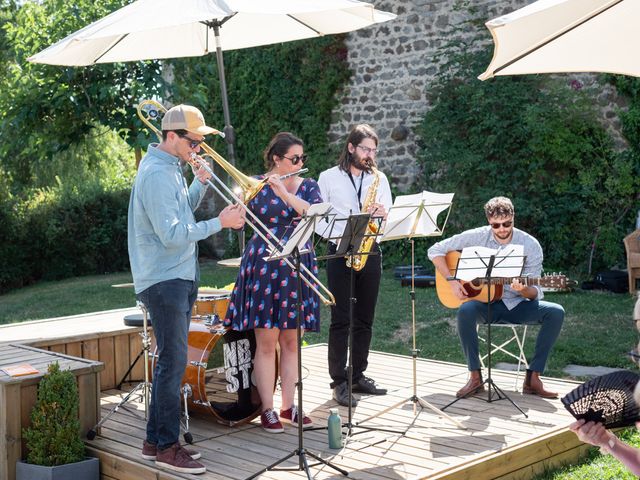 Le mariage de Thomas et Benedicte à Riotord, Haute-Loire 53