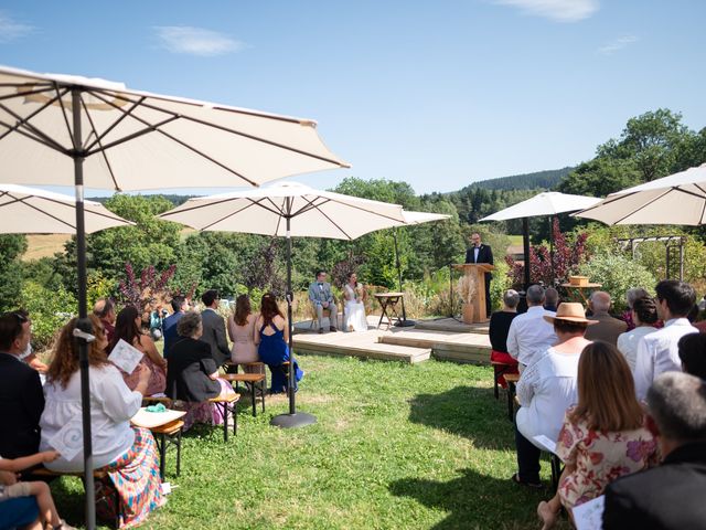 Le mariage de Thomas et Benedicte à Riotord, Haute-Loire 54