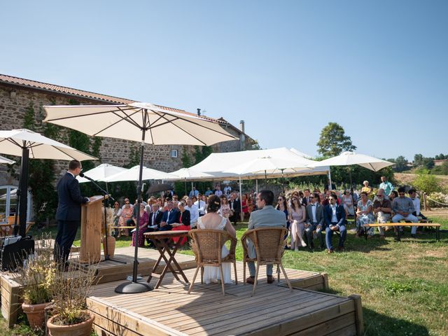 Le mariage de Thomas et Benedicte à Riotord, Haute-Loire 55