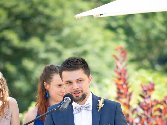 Le mariage de Thomas et Benedicte à Riotord, Haute-Loire 60