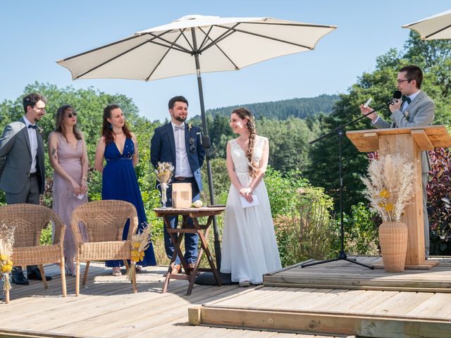 Le mariage de Thomas et Benedicte à Riotord, Haute-Loire 61