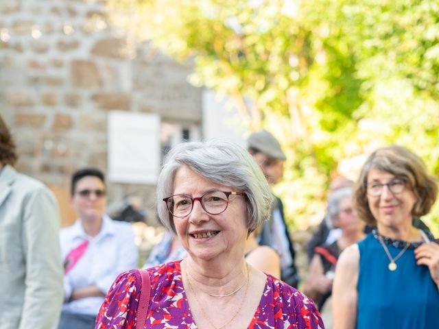 Le mariage de Thomas et Benedicte à Riotord, Haute-Loire 72