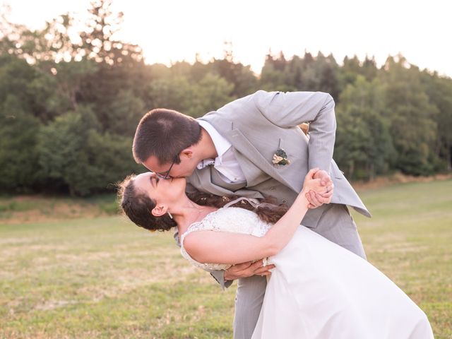 Le mariage de Thomas et Benedicte à Riotord, Haute-Loire 88