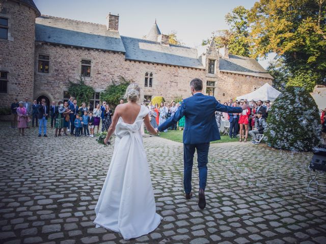 Le mariage de Arnaud et Coralie à Saint-Brieuc, Côtes d&apos;Armor 2