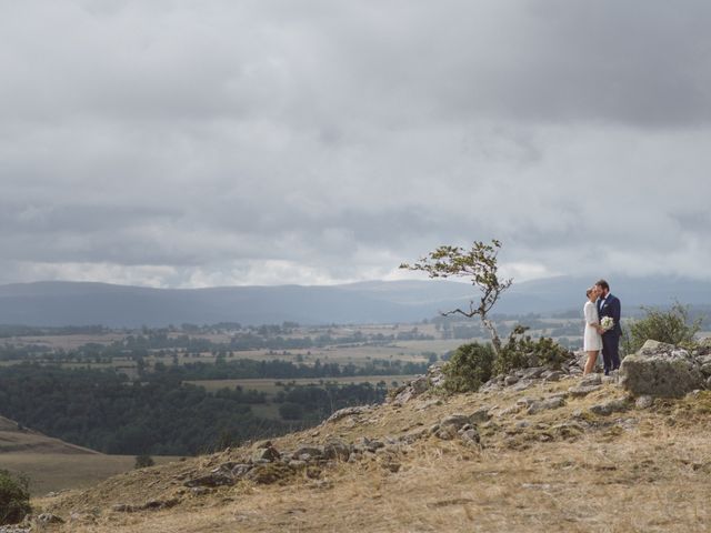 Le mariage de Pierre et Alexia à Mauriac, Cantal 13