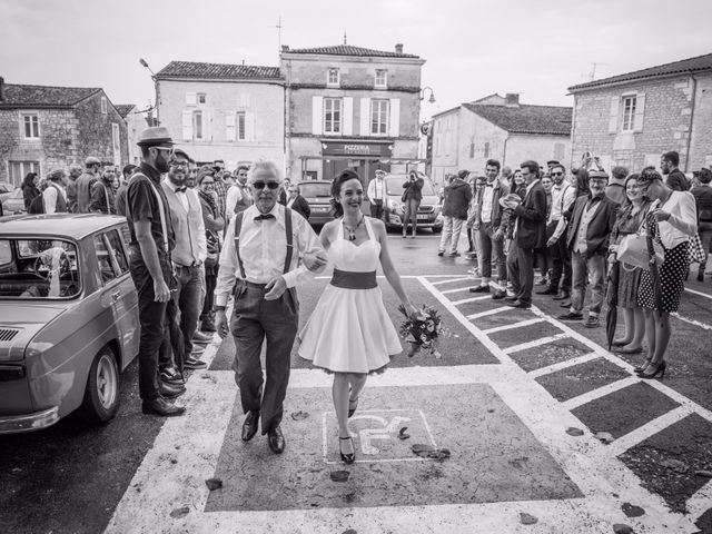 Le mariage de Mickaël et Honorine à Port-d&apos;Envaux, Charente Maritime 6