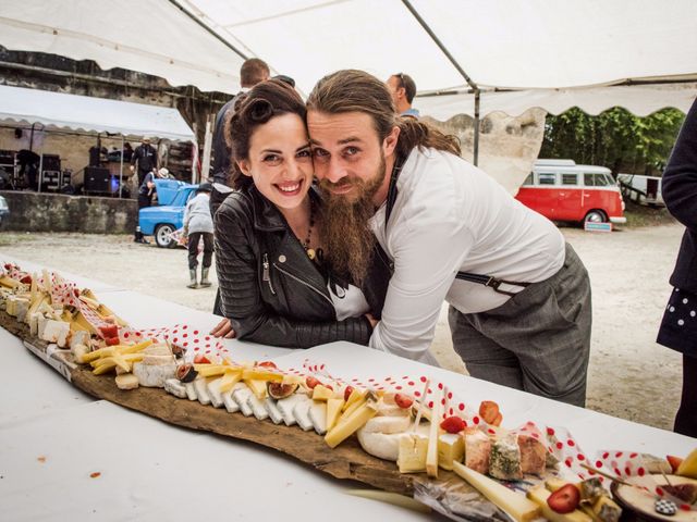 Le mariage de Mickaël et Honorine à Port-d&apos;Envaux, Charente Maritime 21