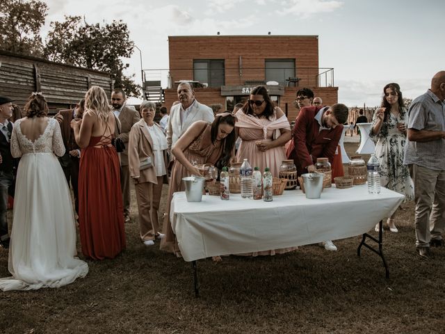 Le mariage de Jean-Michel et Héléna à Morières-lès-Avignon, Vaucluse 33