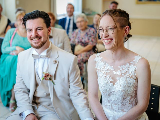 Le mariage de Antoine et Claire à Villeneuve-de-Marc, Isère 13