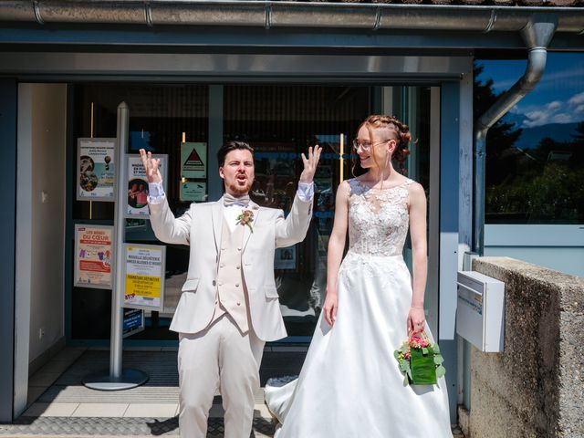 Le mariage de Antoine et Claire à Villeneuve-de-Marc, Isère 14
