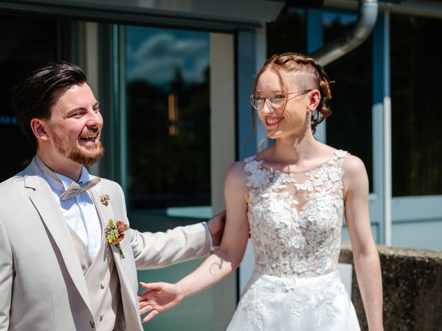 Le mariage de Antoine et Claire à Villeneuve-de-Marc, Isère 15