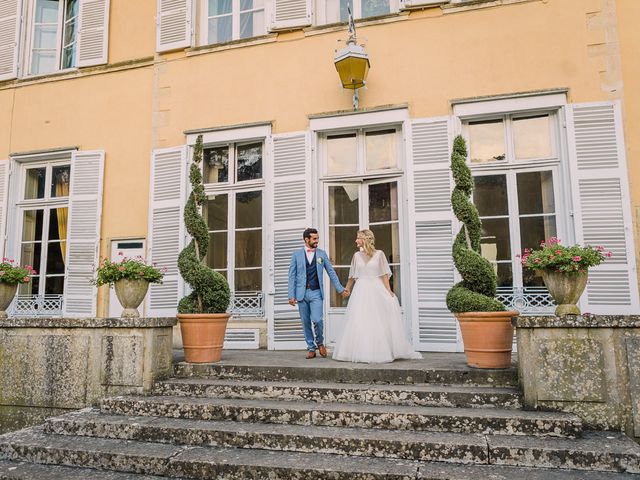 Le mariage de Hugo et Capucine à Anse, Rhône 33